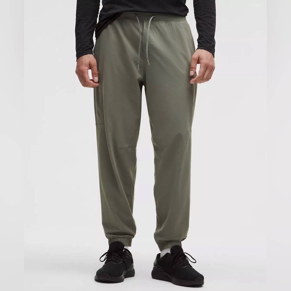 Lululemon Zeroed In Classic-Fit Cargo Jogger
Regular color grey sage